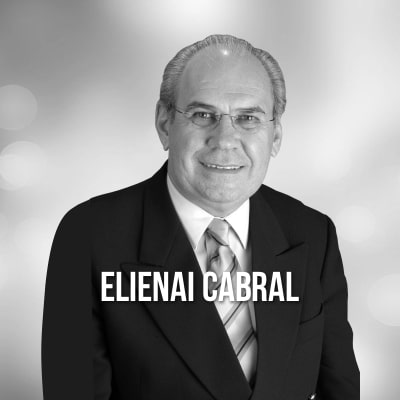 Pr. Elienai Cabral